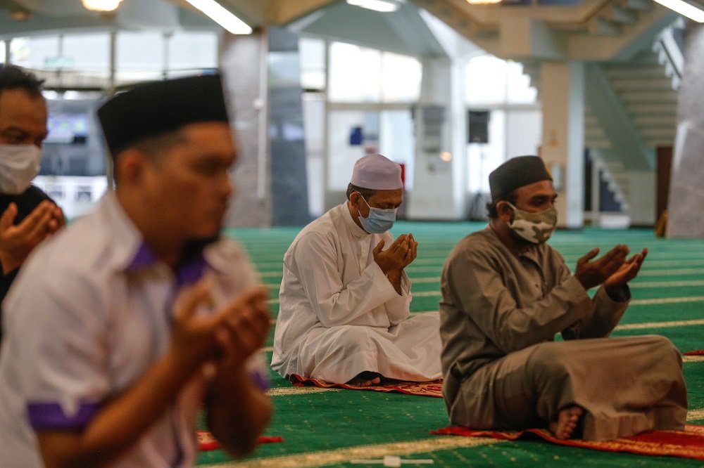 Malaysia: Jail for Skipping Friday Prayers
