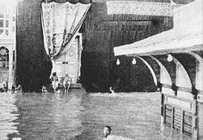 Ali Al-Awadhi Kaaba Swim